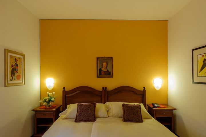 Room 19 of 115