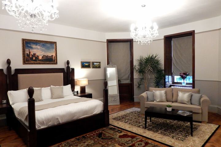 Room 18 of 110