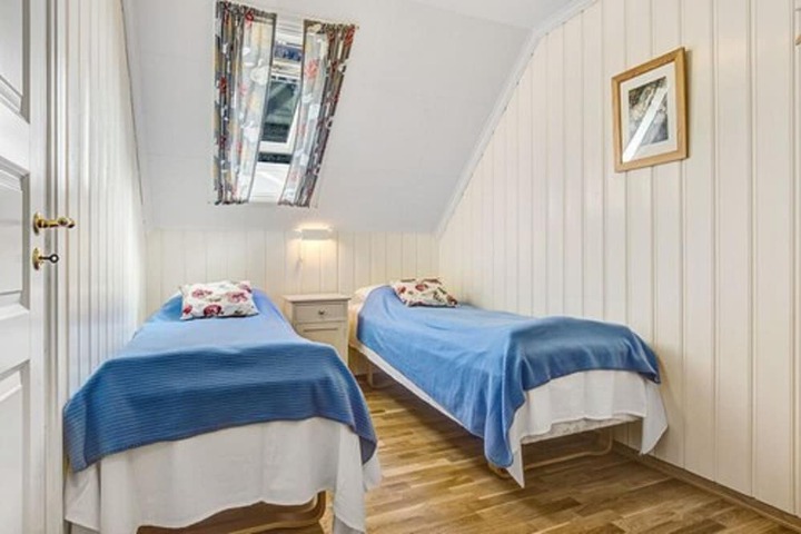 Room 4 of 46