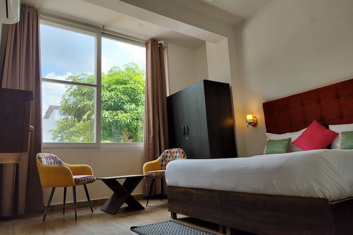 Room 10 of 48