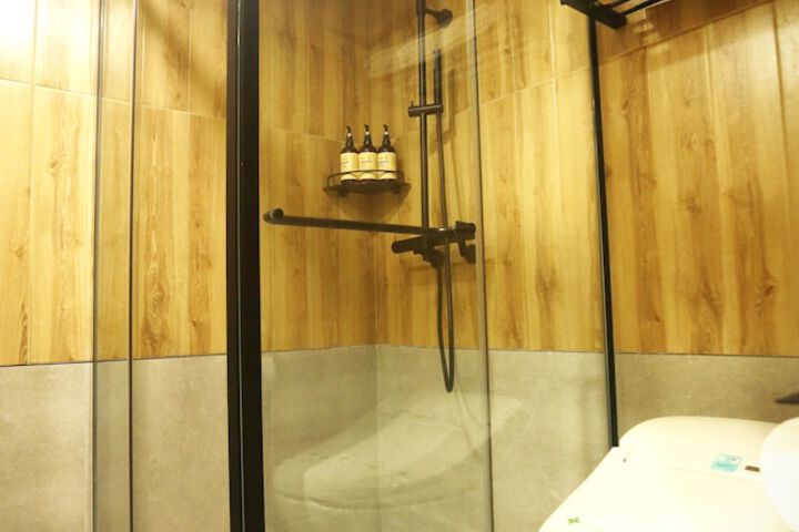 Room 13 of 24