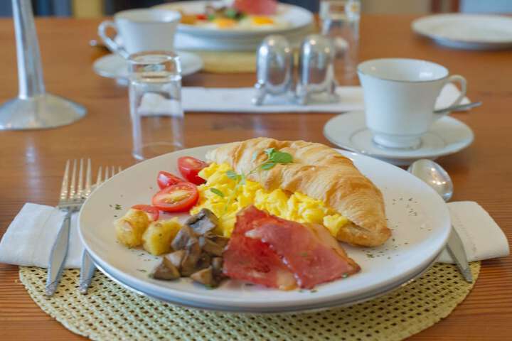 Breakfast/Coffee Service 28 of 73