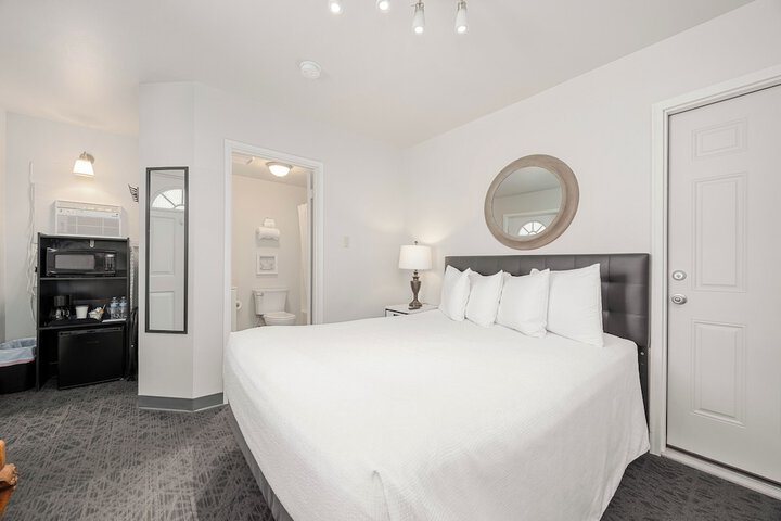 Room 2 of 16