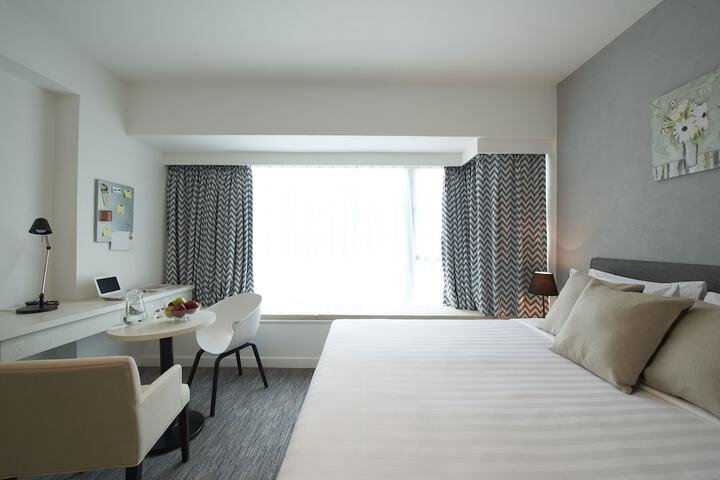 Room 9 of 50