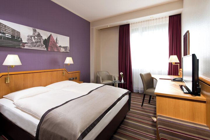 Room 21 of 61