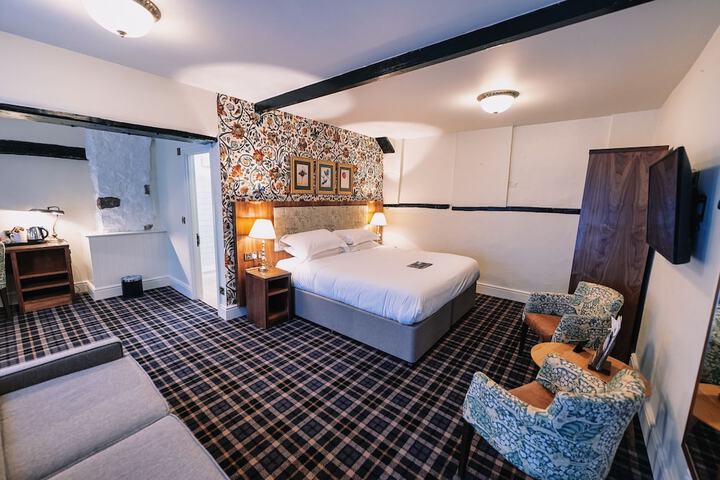 Room 3 of 178