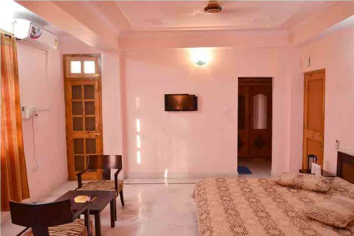 Room 4 of 29