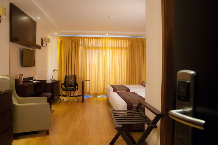 Room 6 of 87
