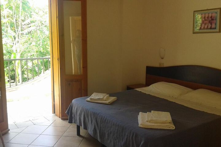 Room 14 of 52