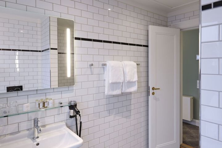 Vanity Photo