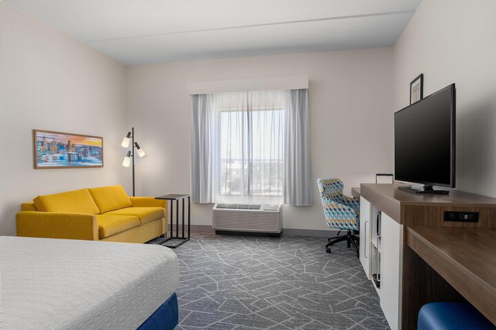 Room 17 of 38