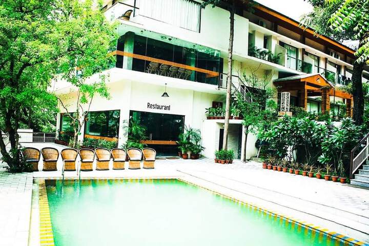Pool 33 of 65