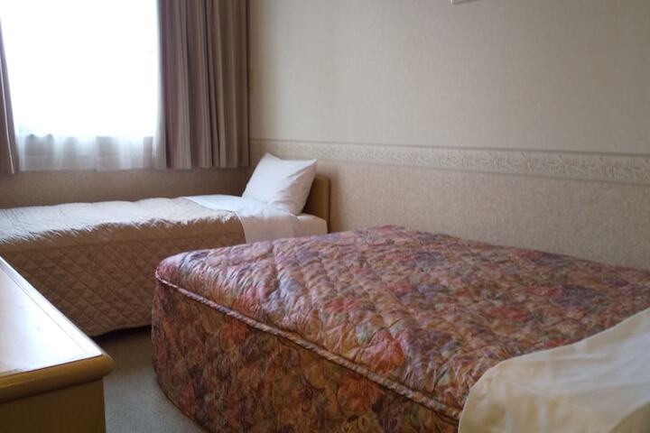 Room 25 of 53