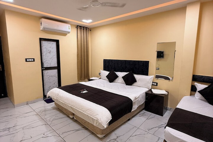 Room 17 of 25
