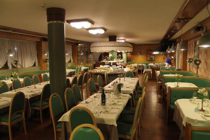 Dining 48 of 72