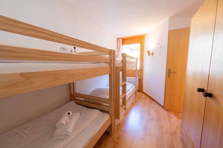 Room 27 of 104