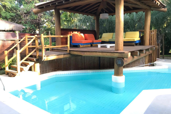 Pool 12 of 20