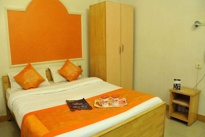 Room 4 of 20