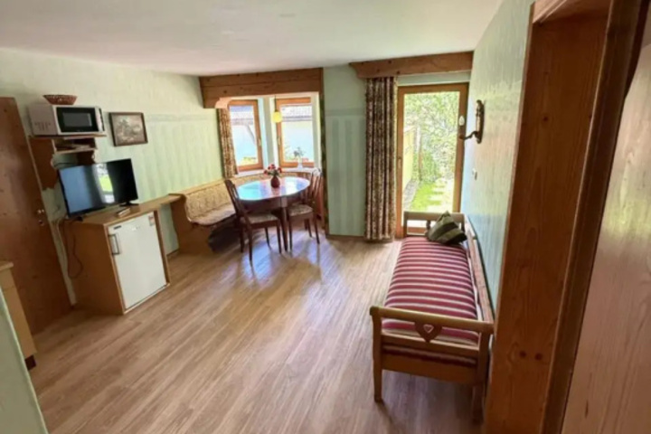 Room 4 of 19