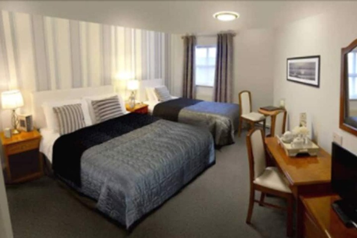 Room 8 of 41