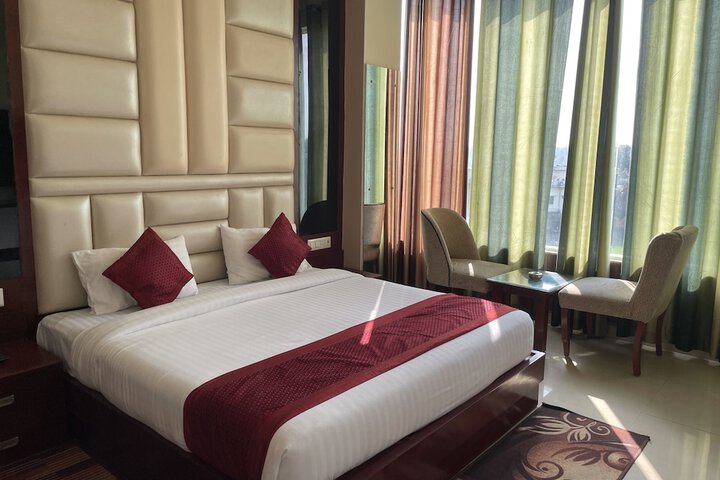 Room 15 of 33