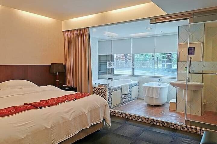 Room 7 of 43
