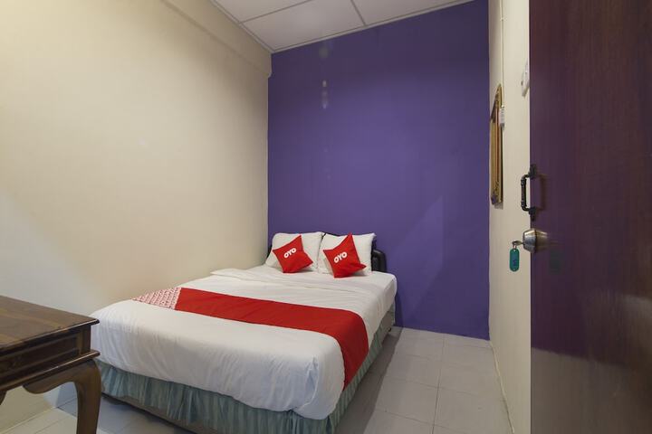 Room 5 of 8