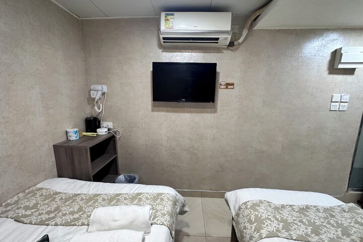 Room 79 of 195