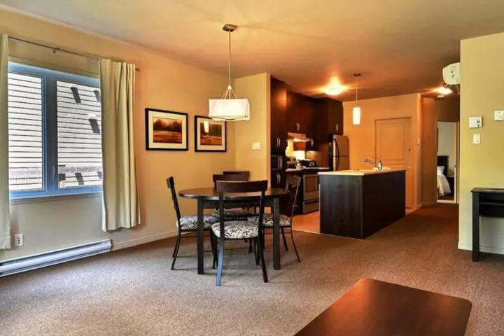 Room 2 of 27