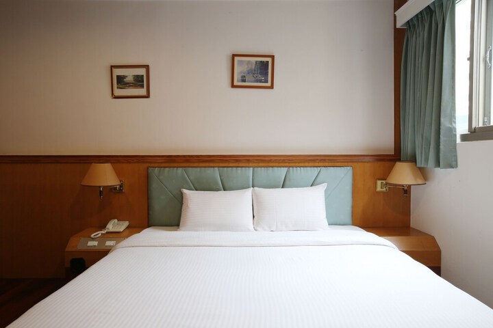 Room 19 of 74