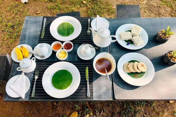 Dining 30 of 59