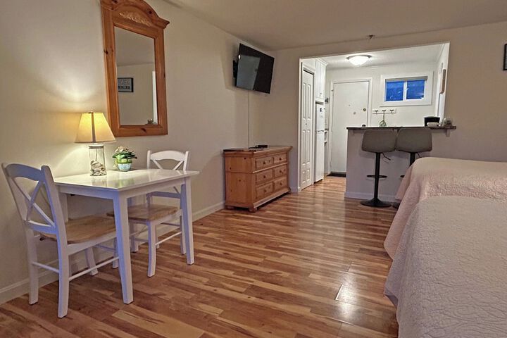 Room 21 of 212