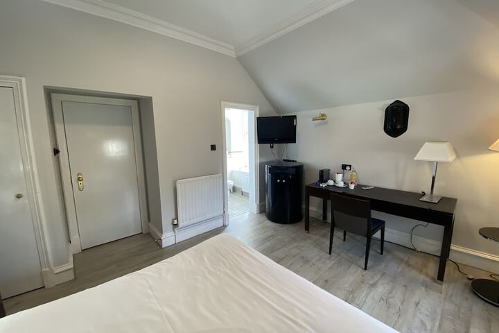Room 15 of 86