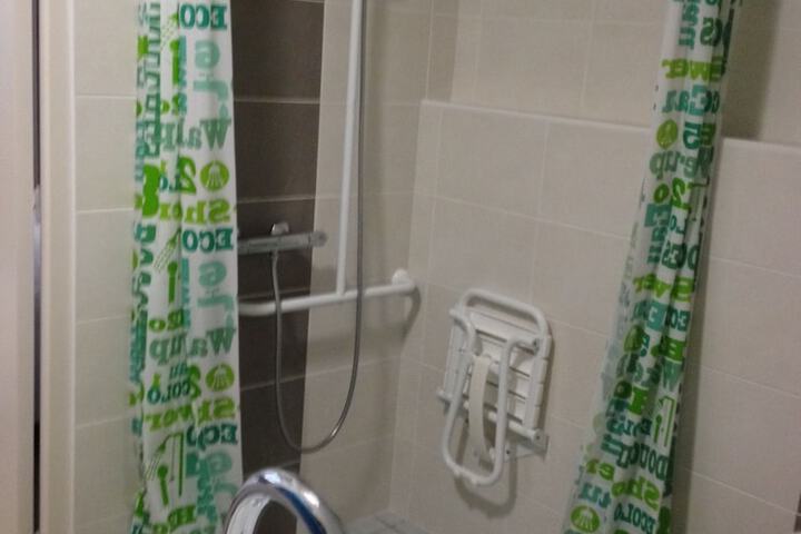 Room 14 of 20