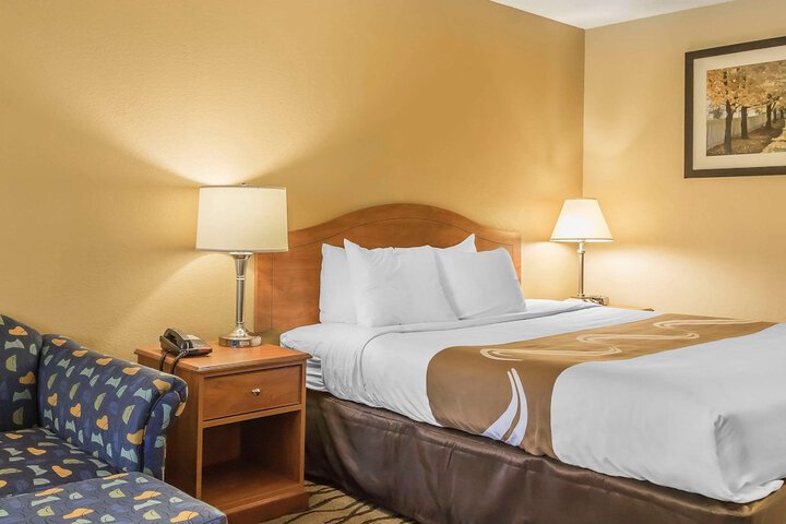 Standard | King Bed (4 of 12)