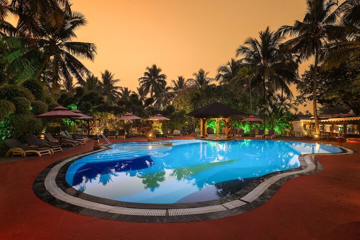 Pools & Facilities