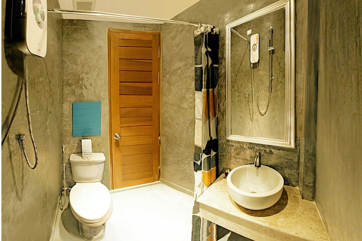 Room 13 of 17