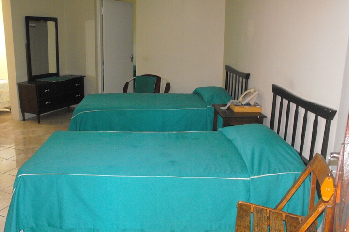 Room 13 of 35