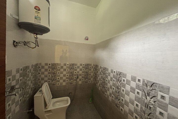 Room 34 of 42