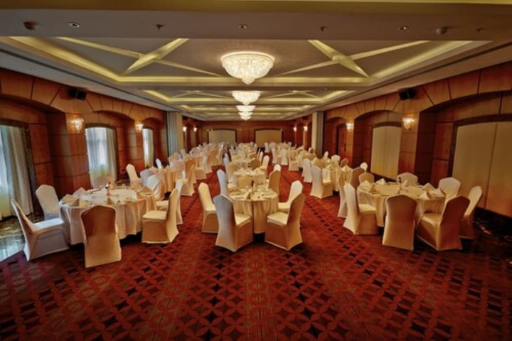 Ballroom/Hall 22 of 30