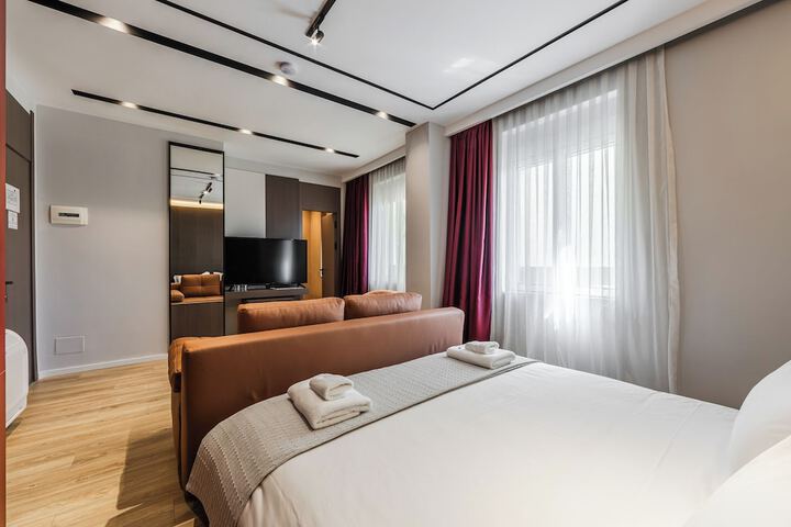 Room 28 of 171