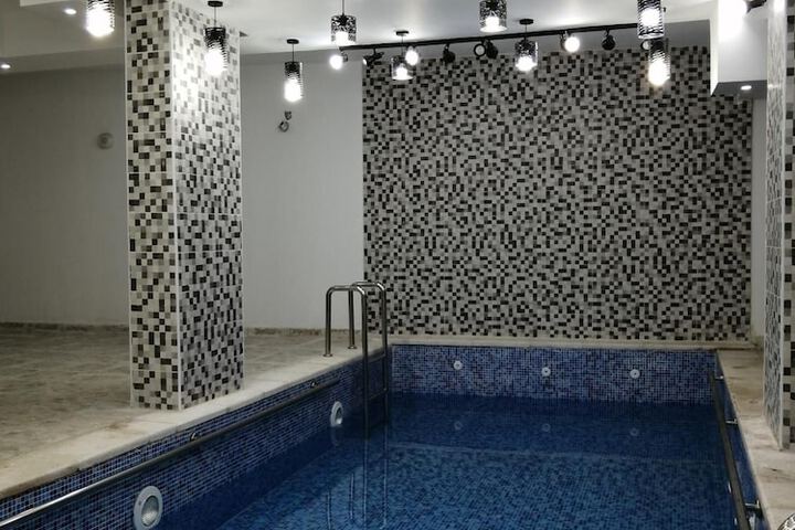 Pool 36 of 44