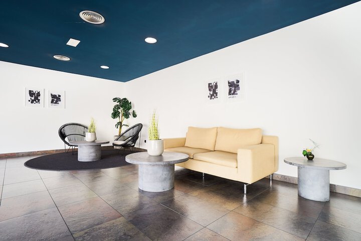Guest Lobby