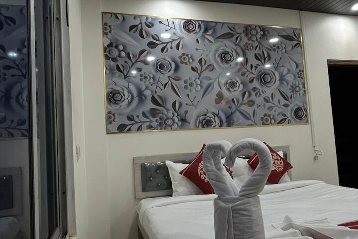 Room 9 of 24