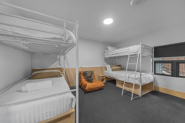 Room 3 of 34