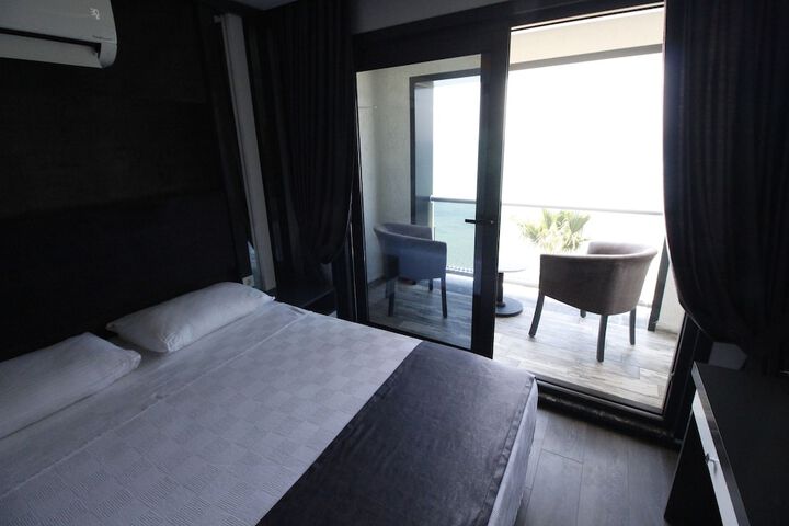 Room 15 of 22