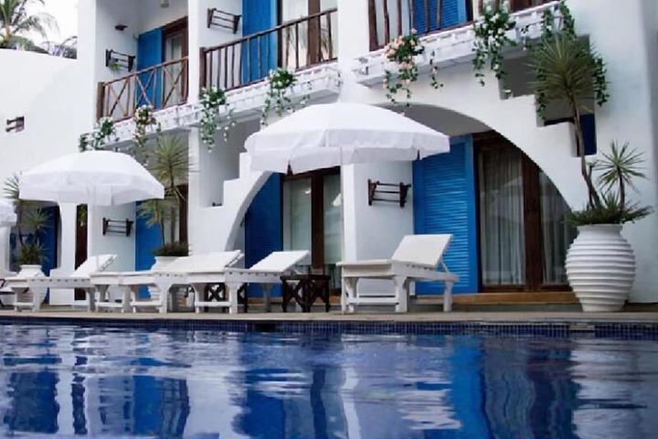 Pool Hotel