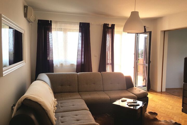 Room 16 of 34