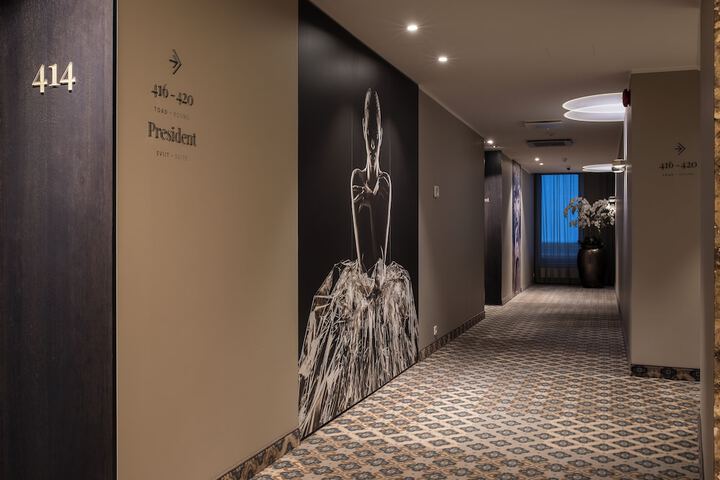 Ballroom/Hall 69 of 80