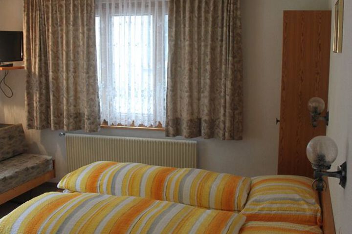 Room 3 of 41